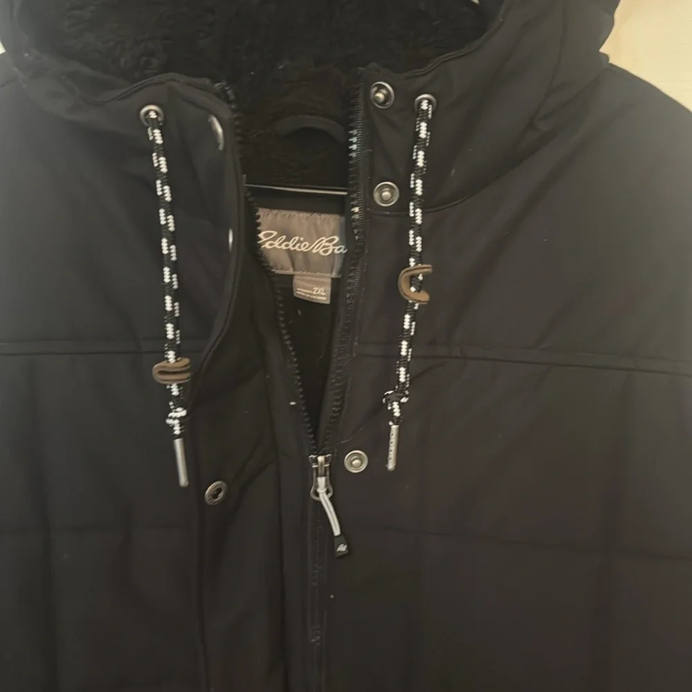 Women’s Eddie Bauer Black Puffer Vest Faux Fur Lined with Hood Size 2XL - Picture 2 of 4